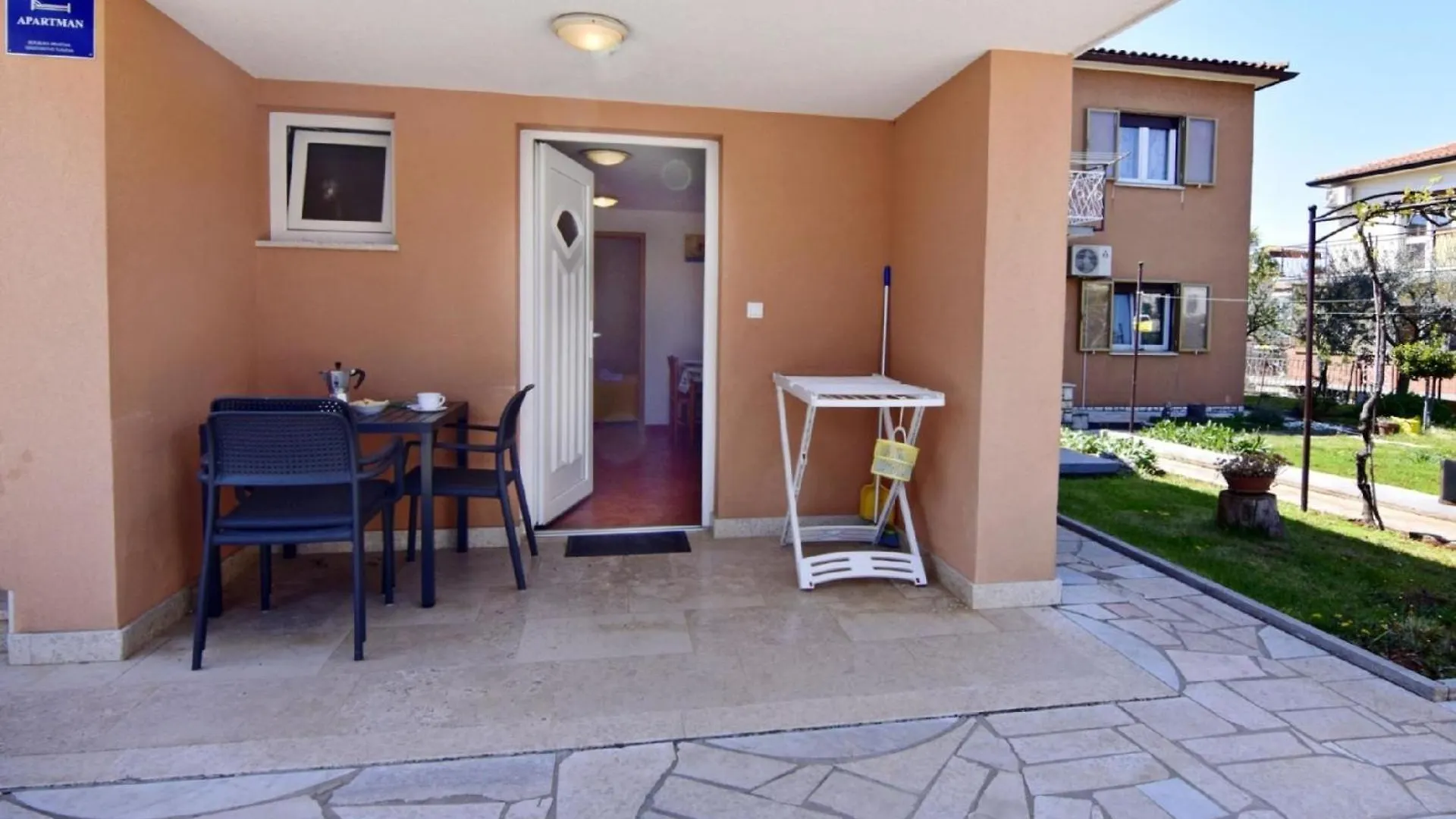 Appartement In Umag Mit Schoener Terrasse Apartment
