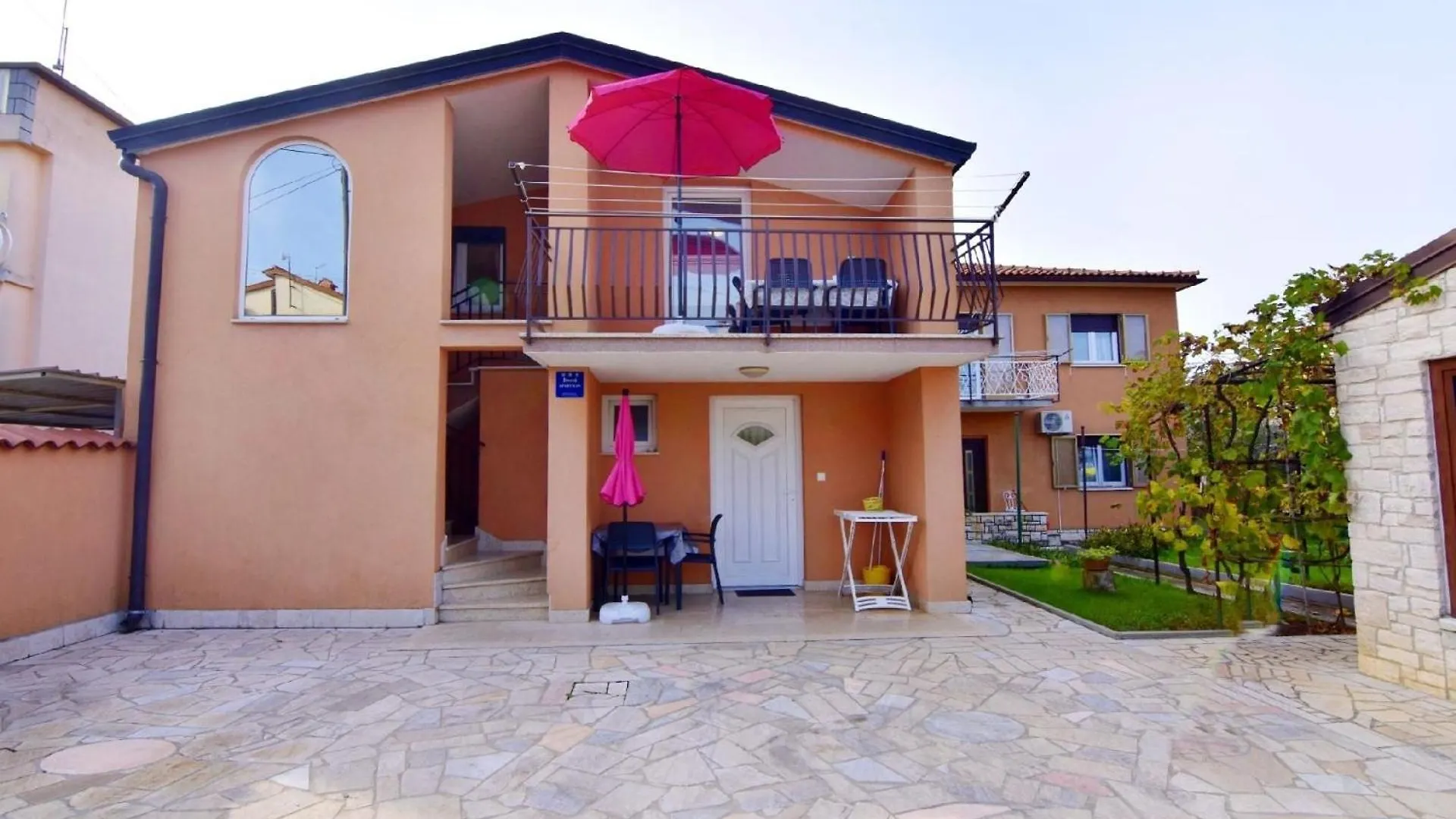 Appartement In Umag Mit Schoener Terrasse