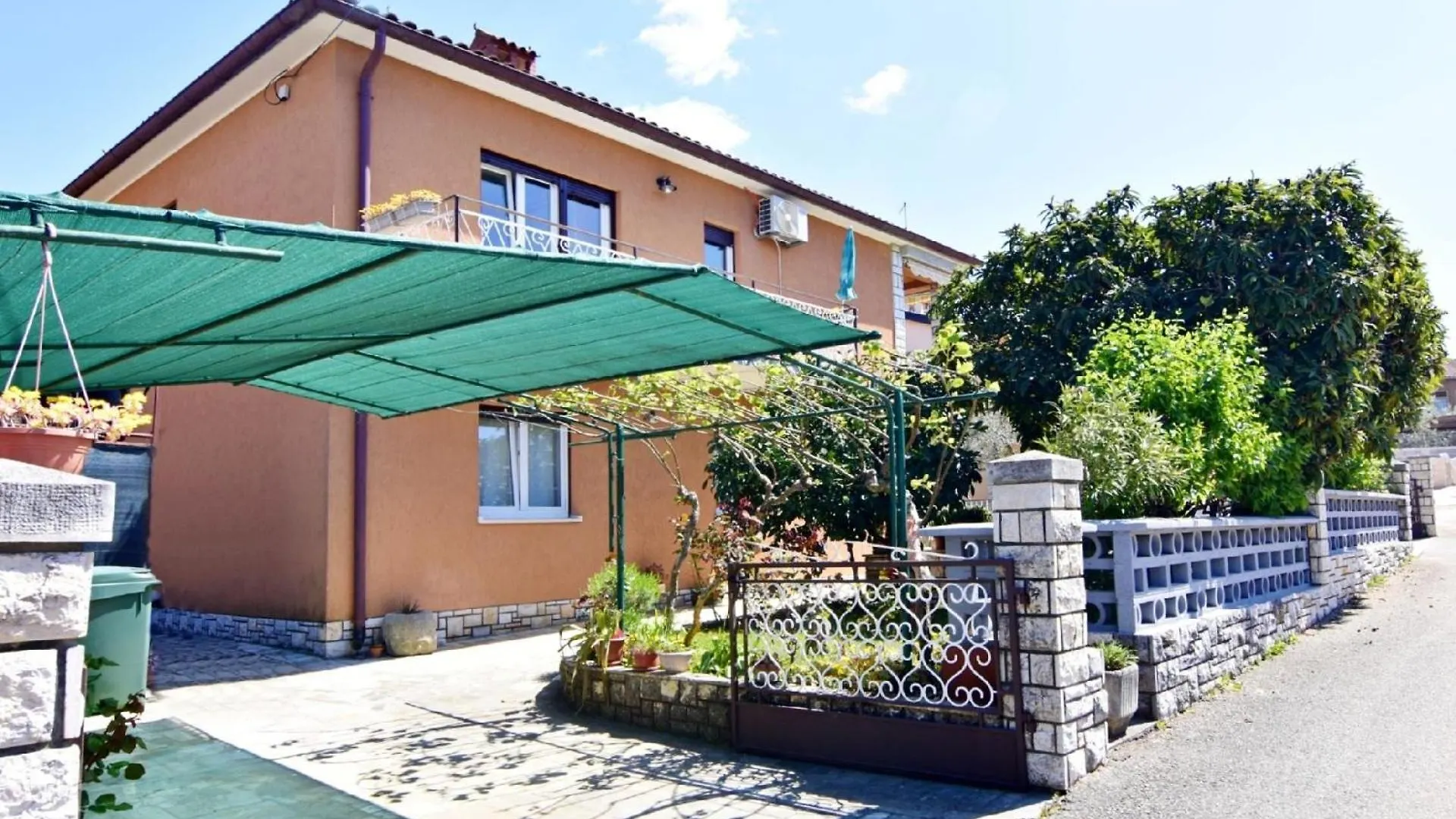Appartement In Umag Mit Schoener Terrasse